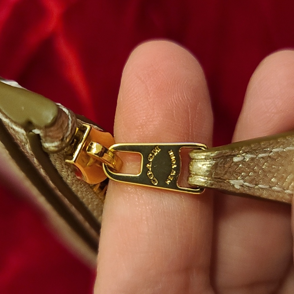 COACH Mini ID COIN ZipperCase keyring tan-gold NWT incl Coach bx, tissue sticker - Picture 4 of 8